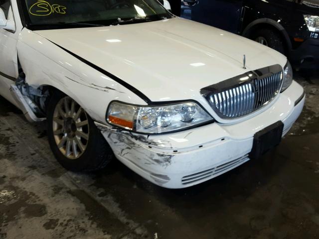 1LNHM81V46Y641562 - 2006 LINCOLN TOWN CAR S WHITE photo 9