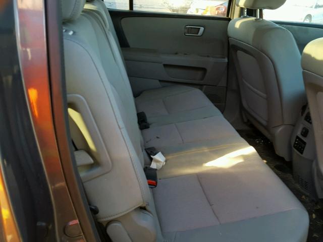 5FNYF4H33FB078466 - 2015 HONDA PILOT SE GRAY photo 6