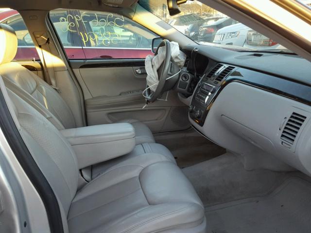 1G6KD5E65BU127591 - 2011 CADILLAC DTS LUXURY SILVER photo 5