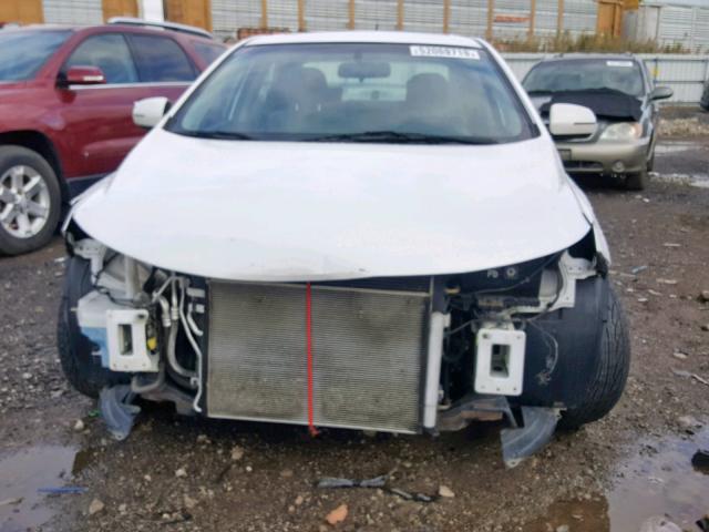 KNAFU4A26C5621415 - 2012 KIA FORTE EX WHITE photo 9