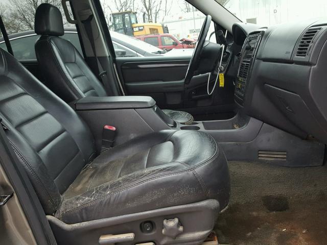 1FMZU75E02UA82120 - 2002 FORD EXPLORER L BROWN photo 5