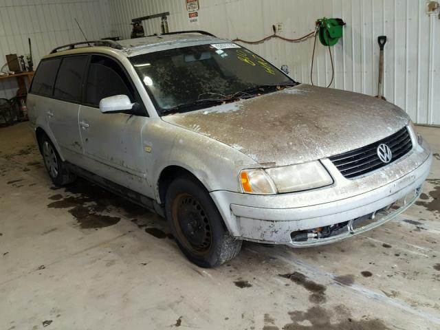 WVWNA63B9XE216221 - 1999 VOLKSWAGEN PASSAT GLS SILVER photo 1