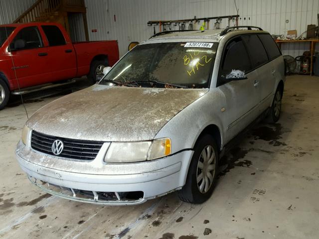 WVWNA63B9XE216221 - 1999 VOLKSWAGEN PASSAT GLS SILVER photo 2