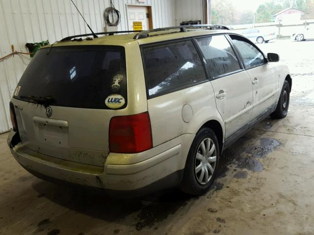 WVWNA63B9XE216221 - 1999 VOLKSWAGEN PASSAT GLS SILVER photo 4