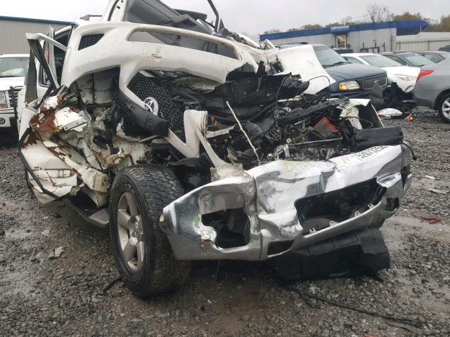 5N1AA08A14N737842 - 2004 NISSAN ARMADA SE WHITE photo 1