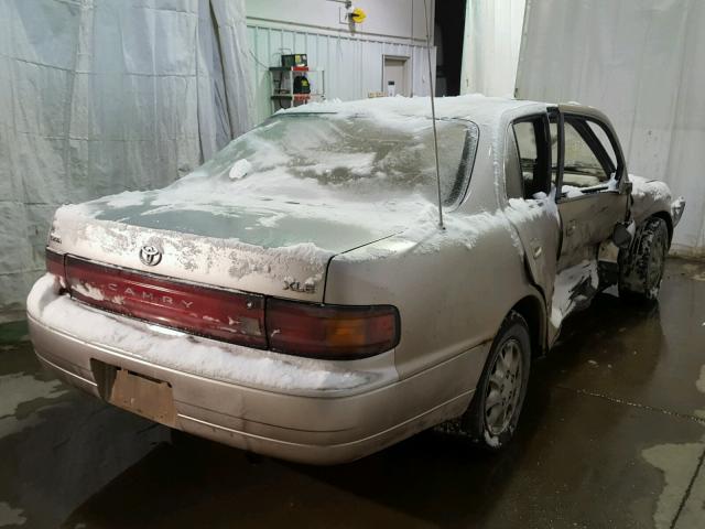 JT2SK13E7R0270185 - 1994 TOYOTA CAMRY XLE TAN photo 4