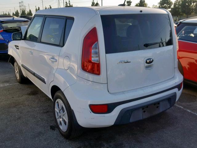 KNDJT2A53D7771034 - 2013 KIA SOUL WHITE photo 3