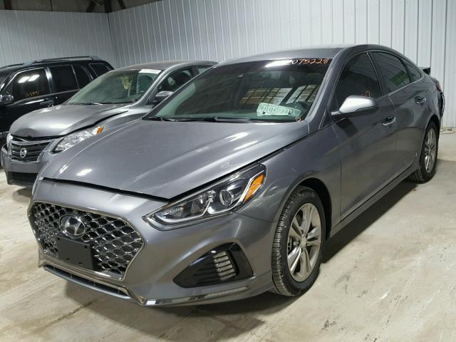 5NPE34AF5JH726464 - 2018 HYUNDAI SONATA SPO GRAY photo 2