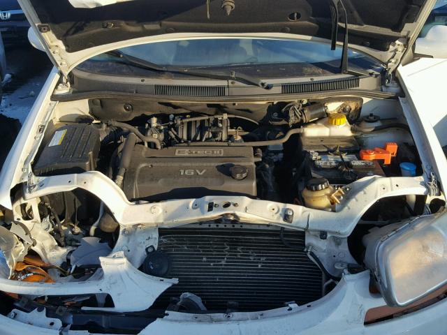 KL1TJ62694B159745 - 2004 CHEVROLET AVEO LS WHITE photo 7