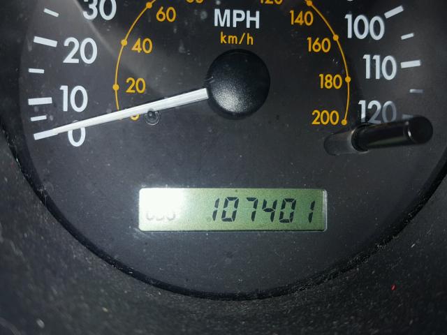 KL1TJ62694B159745 - 2004 CHEVROLET AVEO LS WHITE photo 8