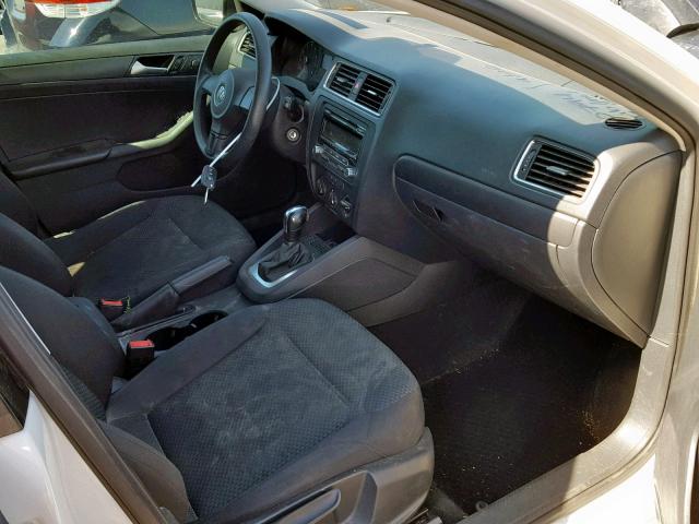 3VW2K7AJ8EM370763 - 2014 VOLKSWAGEN JETTA BASE Սպիտակ լուսանկար 5