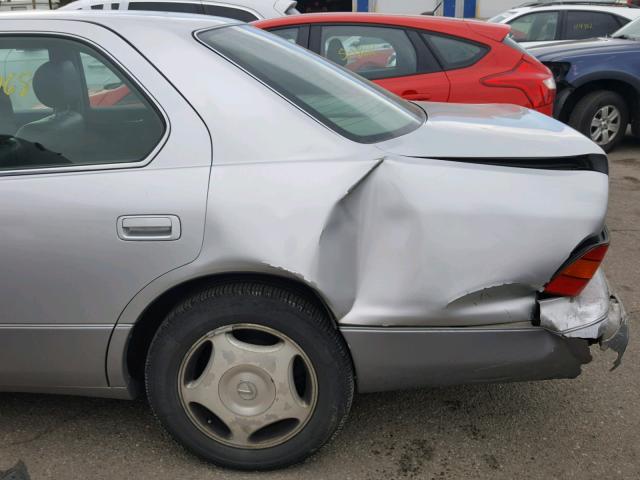 JT8BH28F5X0164083 - 1999 LEXUS LS 400 SILVER photo 9