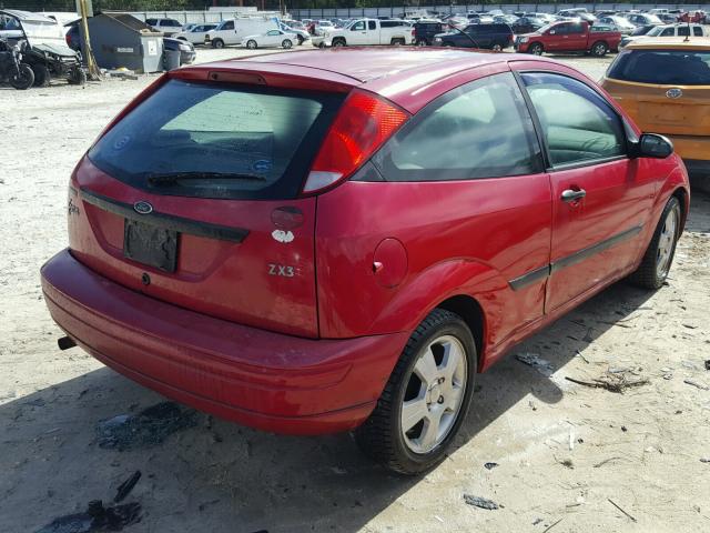 3FAFP31Z34R118138 - 2004 FORD FOCUS ZX3 RED photo 4