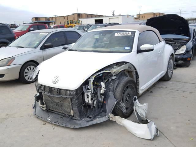 3VW517AT2GM813493 - 2016 VOLKSWAGEN BEETLE S/S WHITE photo 2