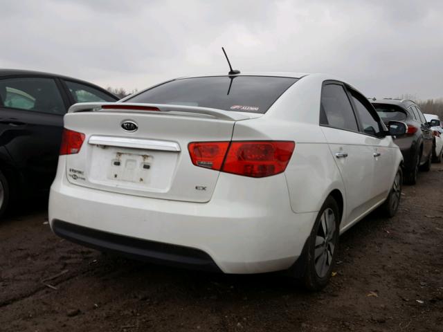 KNAFU4A29D5667726 - 2013 KIA FORTE EX WHITE photo 4