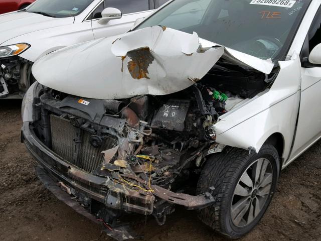 KNAFU4A29D5667726 - 2013 KIA FORTE EX WHITE photo 9