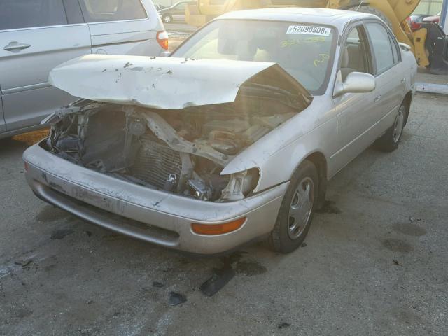 1NXBB02E1VZ516388 - 1997 TOYOTA COROLLA DX BEIGE photo 2