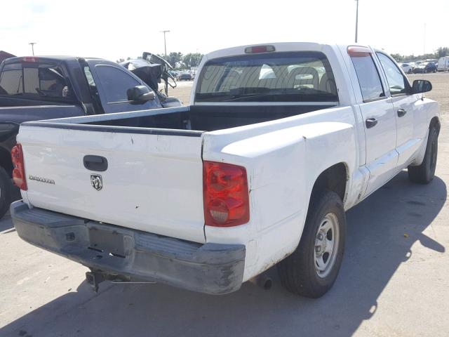 1D7HE28K46S656470 - 2006 DODGE DAKOTA QUA WHITE photo 4