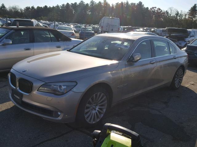 WBAKC8C59CC436402 - 2012 BMW ALPINA B7 WHITE photo 2