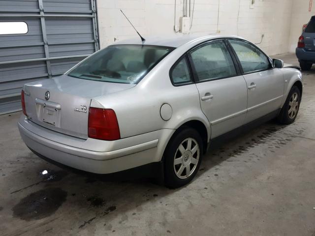 WVWDH63B11E000183 - 2001 VOLKSWAGEN PASSAT GLS SILVER photo 4