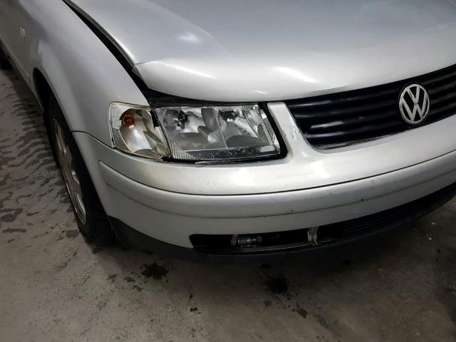 WVWDH63B11E000183 - 2001 VOLKSWAGEN PASSAT GLS SILVER photo 9