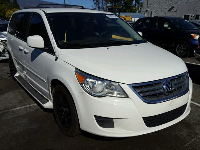 2C4RVABG1CR391470 - 2012 VOLKSWAGEN ROUTAN SE WHITE photo 1