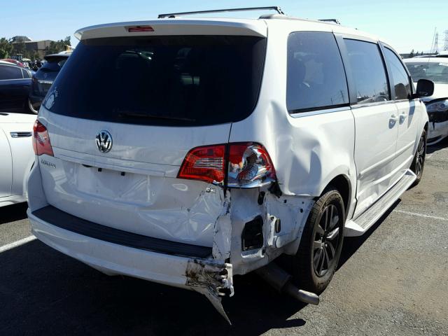 2C4RVABG1CR391470 - 2012 VOLKSWAGEN ROUTAN SE WHITE photo 4