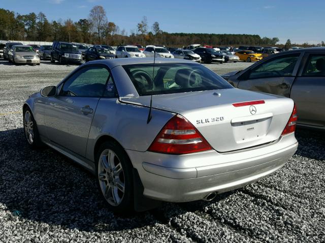 WDBKK65F01F190186 - 2001 MERCEDES-BENZ SLK 320 SILVER photo 3