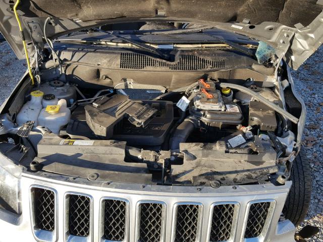 1C4NJDBB3HD143246 - 2017 JEEP COMPASS SP Gümüş foto 7