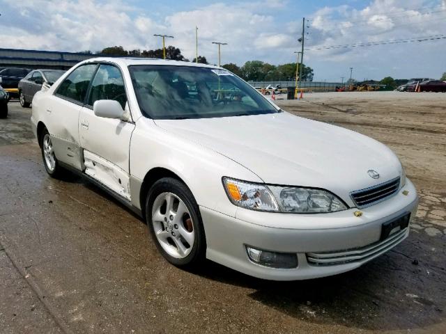 JT8BF28G3Y5100000 - 2000 LEXUS ES 300 WHITE photo 1