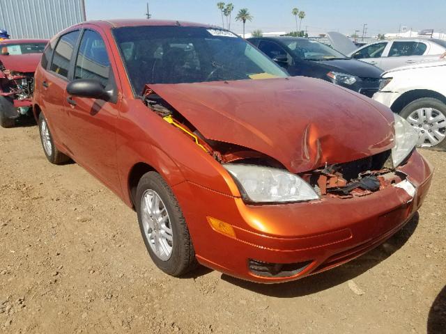 3FAFP37N95R124712 - 2005 FORD FOCUS ZX5 ORANGE photo 1