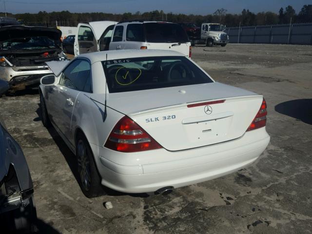 WDBKK65F04F305020 - 2004 MERCEDES-BENZ SLK 320 WHITE photo 3