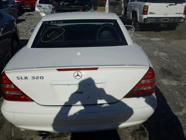 WDBKK65F04F305020 - 2004 MERCEDES-BENZ SLK 320 WHITE photo 6