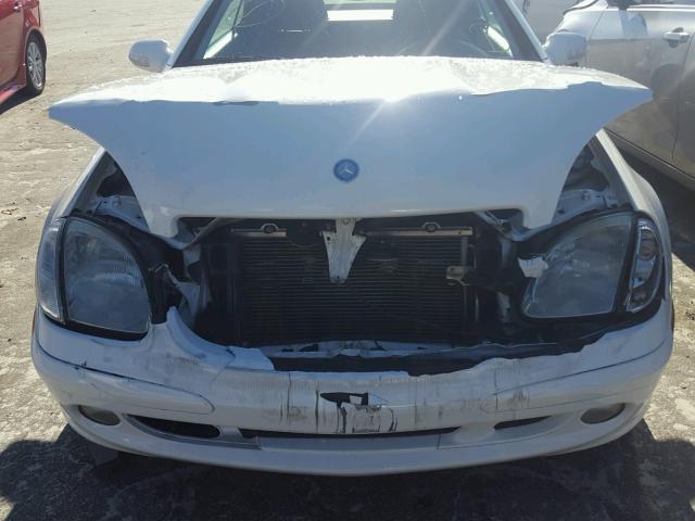 WDBKK65F04F305020 - 2004 MERCEDES-BENZ SLK 320 WHITE photo 9