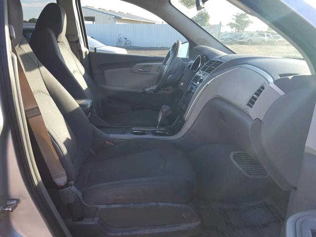 1GNKRGED9CJ177414 - 2012 CHEVROLET TRAVERSE L GRAY photo 5