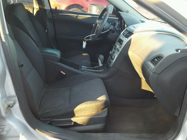 1G1ZC5EB8AF290503 - 2010 CHEVROLET MALIBU 1LT SILVER photo 5