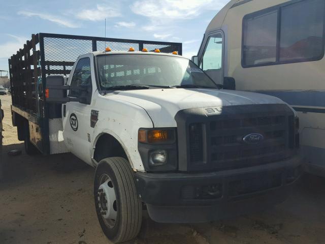 1FDAF56R98EC72806 - 2008 FORD F550 SUPER WHITE photo 1