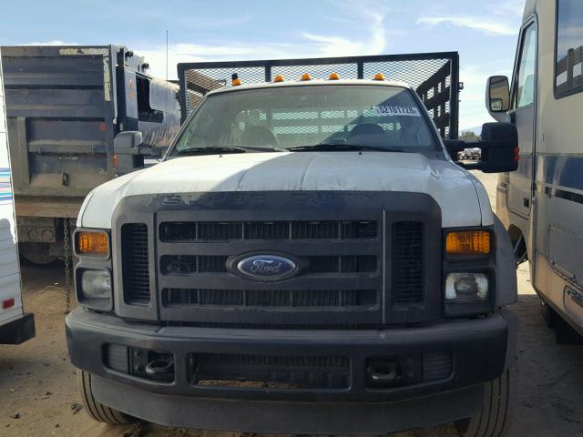 1FDAF56R98EC72806 - 2008 FORD F550 SUPER WHITE photo 9