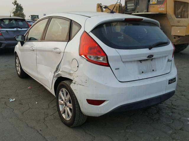 3FADP4EJXBM180941 - 2011 FORD FIESTA SE WHITE photo 3