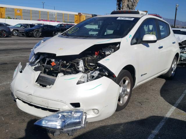 1N4AZ0CP3DC410501 - 2013 NISSAN LEAF S WHITE photo 2