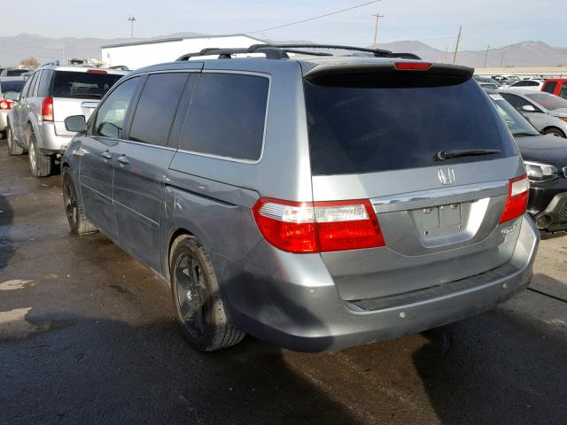 5FNRL38885B065388 - 2005 HONDA ODYSSEY TO SILVER photo 3