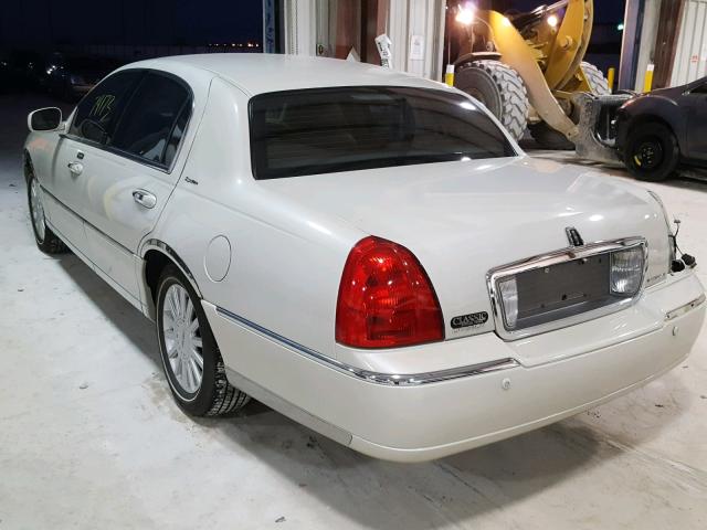 1LNHM81W45Y671667 - 2005 LINCOLN TOWN CAR S WHITE photo 3