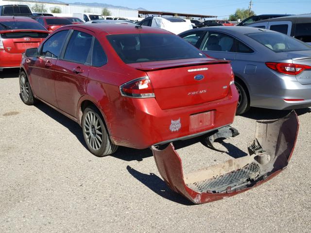 1FAHP3GN8AW209640 - 2010 FORD FOCUS SES RED photo 3