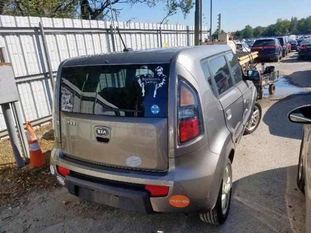 KNDJT2A21A7050681 - 2010 KIA SOUL SILVER photo 4