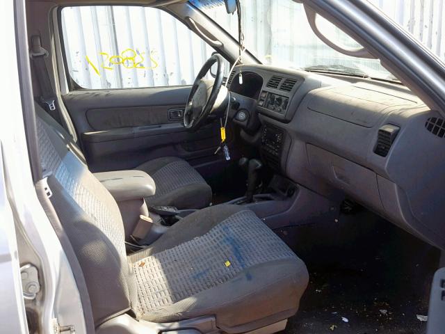 5N1ED28Y0YC559084 - 2000 NISSAN XTERRA XE SILVER photo 5