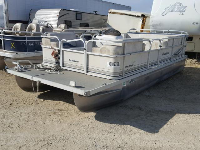 LB001434C000 - 2001 LAND ROVER PONTOON WHITE photo 2