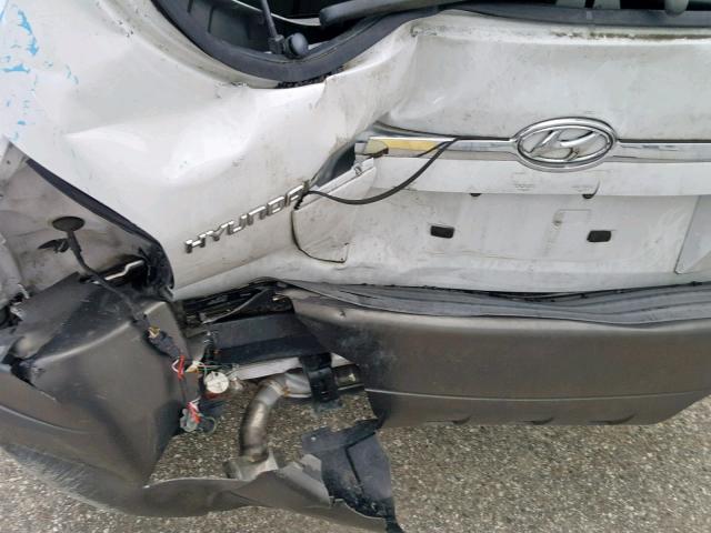 KM8JN12D07U634175 - 2007 HYUNDAI TUCSON SE WHITE photo 9