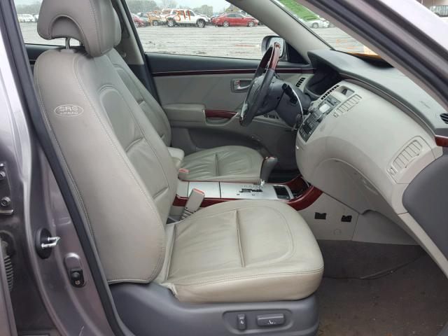 KMHFC46F38A288537 - 2008 HYUNDAI AZERA SE SILVER photo 5