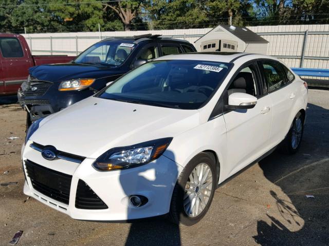 1FADP3J21EL233606 - 2014 FORD FOCUS TITA WHITE photo 2