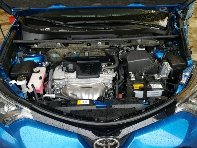 JTMNFREV1HJ148791 - 2017 TOYOTA RAV4 SE BLUE photo 7